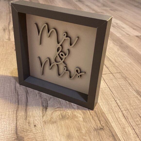 Wendy Bellisimo Mr & Mrs plaque - Picture 6 of 9